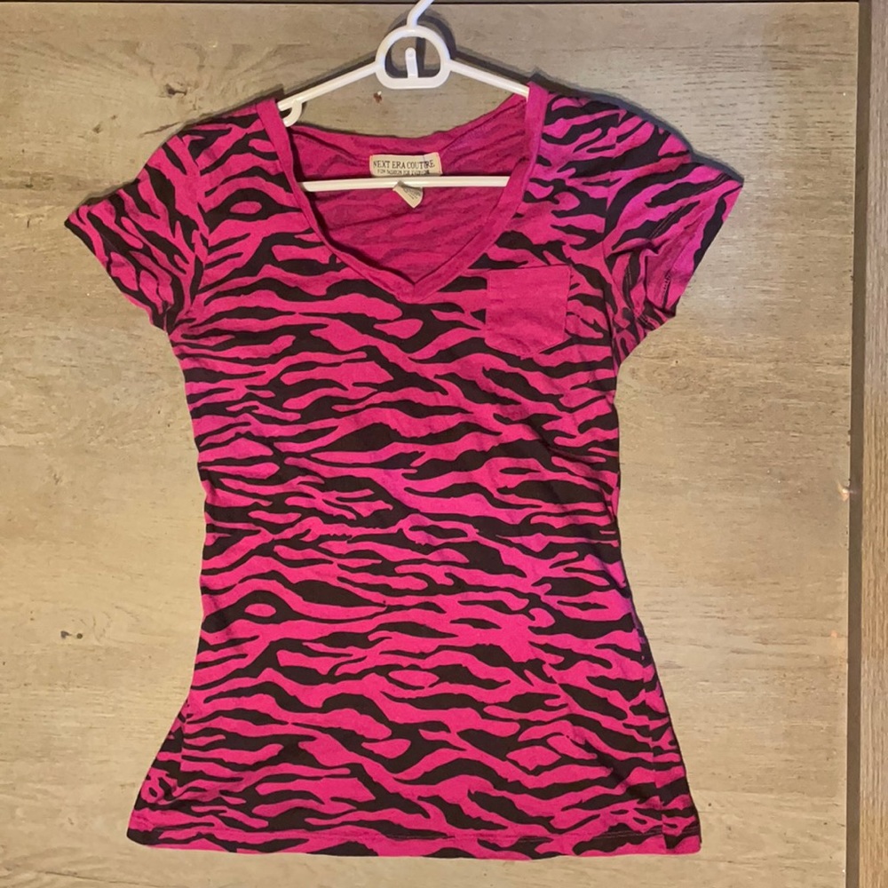Purplish-pink zebra print v-neck with pocket